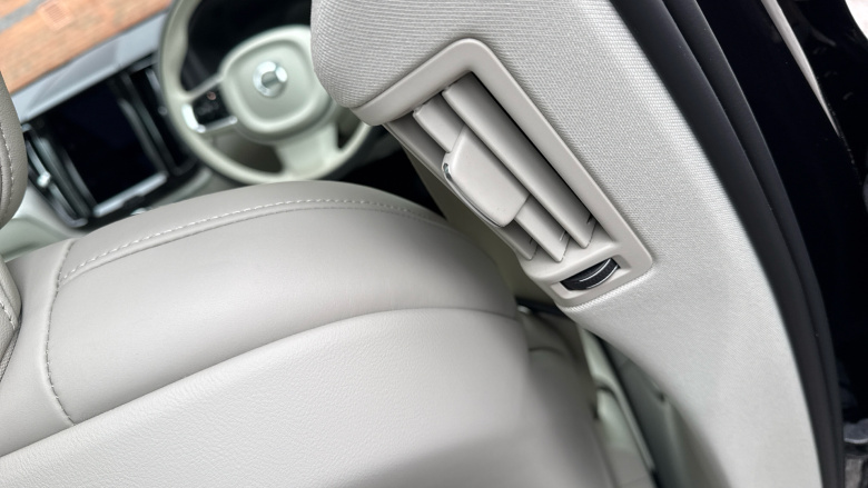 Volvo Xc60 2.0 T6 Recharge PHEV Inscription 5dr AWD Auto Estate